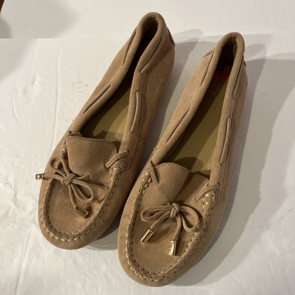 MICHAEL Michael Kors Daisy Moccasin Loafers Beige Suede Flats Womens 7 NEW